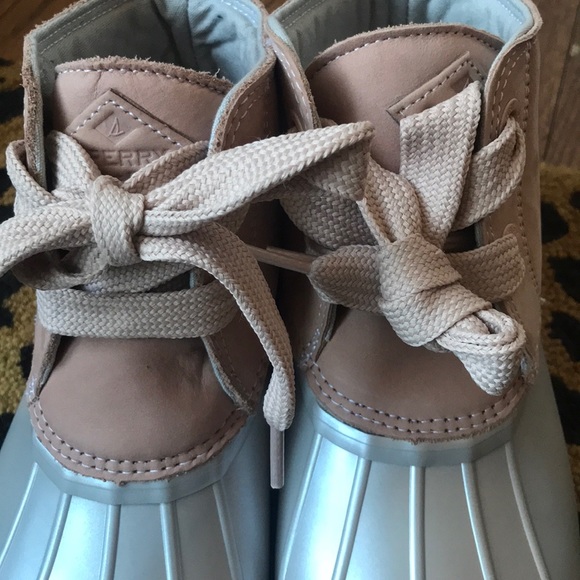 NWOT Sperry Rose /silver rain boots - Picture 5 of 7